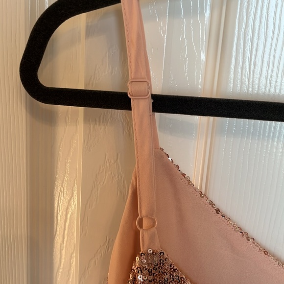 NWT Torrid Sophie Rose Gold Sequin Tank - Picture 6 of 8